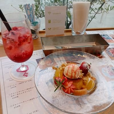 面倒くさがりなので、ほぼフォロバもできません(._.)。ノマド的な方の有益なツイとかも書けないです。ごめんなさい。