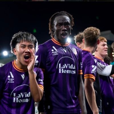 EuanGray16's profile picture. part time Perth Glory sufferer, part time supporter of the biggest team in West London 
#COYGB💜💜💜💜
#COYW🖤🤍🖤🤍