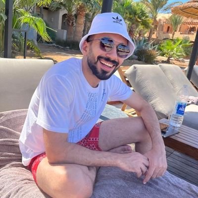 والأهلى عندى بالحياة..
اللهم صلى وسلم على سيدنا محمد