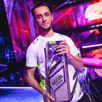 FnsPosting's profile picture. Fns Aura