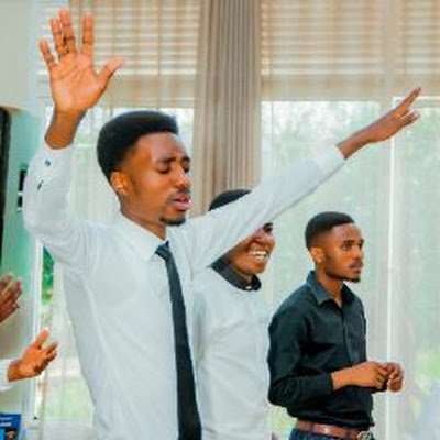 IElivine95498's profile picture. 