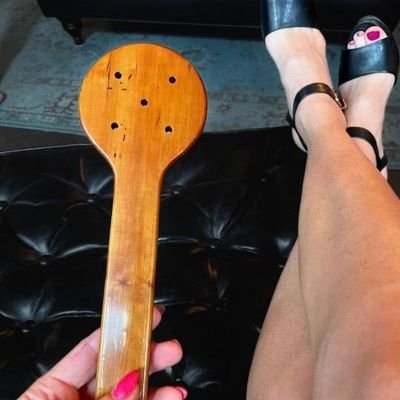 Ich bin lolitesse es ist Pflicht der Auslöser Ich bin aus Stuttgart und Dortmund 50€ PayPal/online/amazon/ um das Bildungstelegramm @xennadomina zu starten