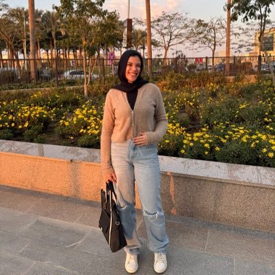 ﴿وَتَطمَئِنُّ قُلوبُهُم بِذِكرِ اللَّهِ﴾
