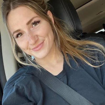 leah_C_helen's profile picture. 