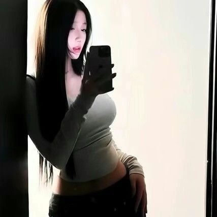 ys_xiaojiang's profile picture. 姜姜天天开心 嘻嘻 
无🚪 但是会接单：定制/语音单/互卡 / 1v1视频138/10 和游戏王者/金铲铲这些(以有陪玩团)       已过大叔认证