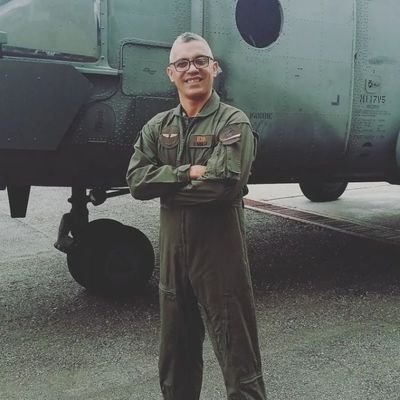 Autor del libro: Novela para adolescentes en celo
. Leal a la CONSTITUCIÓN y las leyes.
. Leal a Chávez y al Cddno Nicolás Maduro.
#FusionCivicoMilitarPolicial