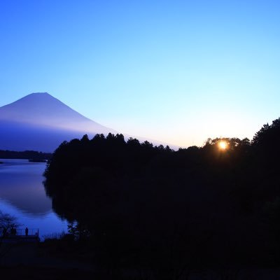 旅行と食べ歩きのため働いてます。日本保守党。【Instagram】econohalohalo・Instagram