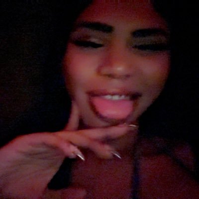 ♋️ 🇨🇴 | The F is for Finesse | Music enthusiast | 👑🐶 Tsunade | Future Mrs 💍