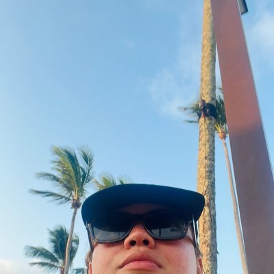 vkarimee's profile picture. 