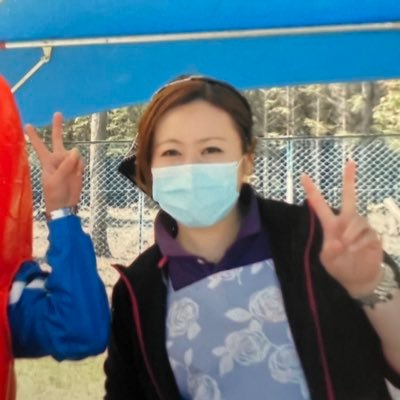 Lion888_BeeNs's profile picture. 訪問ナース👩‍⚕️と訪問美容師✂️と日本ミツバチ🐝の養蜂🍯をしています💙23年のブランク明けでR5年から地元のブラスバンド🎺でE♭CorとB♭Corを吹いてます❣️在来種のみつばち🐝を絶滅させない💪野球🏟️とファンタジー映画🎥と食べる事大好き🤩🥩🍜🐟💙好きな事だけして生きてます😂😂😂