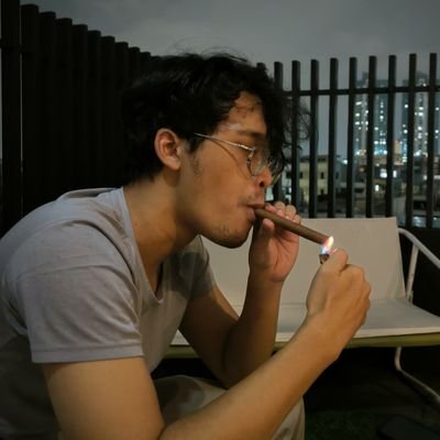 sepatu_basket's profile picture. Seperti tema kegagalan, diperformakan, hanya untukmu