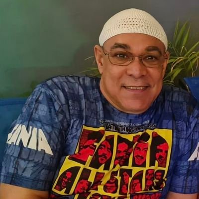 Le doy gracias a Dios porque más que pedirle tengo que agradecerle. Salsero de Corazón, Soy hijo de La Clave con el sabor de un Tambor..