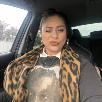 valeriaG143's profile picture. IG: valerrriagarcia. R&B junkie. I sing.