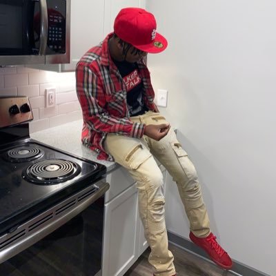 Just a kool guy wit swag… who makes music (send beats “DiorRude@gmail.com”) 🦸🏾♂️ https://t.co/7E0luOVeRk