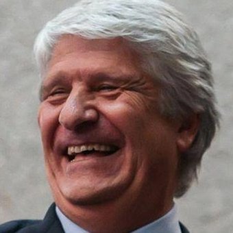 NotJorgeViegas's profile picture. Inventor of the awardwinning #VivaLasViegasHug™. Capo of First It's Me (FIM). Sepp Blatter fan. Not shy of camera's. Looking down on you from a podium. Parody.