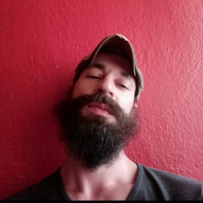 Önce başkalarının esiriydim. Bunun üzerine onları terkettim. Sonra kendimin esiri oldum. Bunun daha kötü olduğunu görünce kendimi de terkettim.