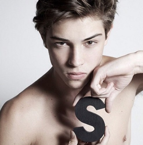 SexySantiLopez's profile picture. Santiago Lopez. 19. UCLA. Theatre Major. Gay. {RP 18+}