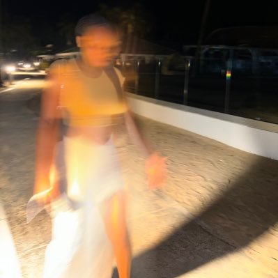 _lvnmou's profile picture. La paix s'il vous plaît.