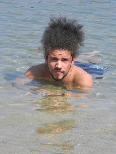 Amante de la Musica Electronica, Dj Amateur, Estudiante de Mercadotecnia, Soltero...
llame ya!!