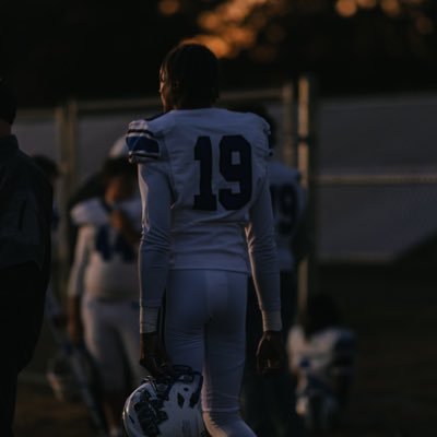 Class of 2028 Williamstown HS ||6’1 190lbs|| Defensive End|| Track and Field (100m 11.3 Triple Jump 41.11ft)|| aidenezeiruaku@gmail.com