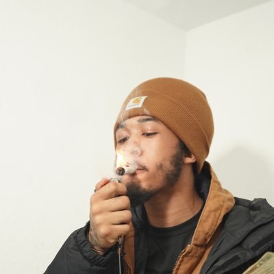 mojojobo33's profile picture. 448✈️📦