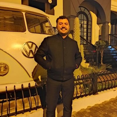 Abdullahpiero's profile picture. واحسن كما احسن الله اليك 🤍
La Dolce Vita ♥️ ELECTRICAL ENGINEERING ⚡♏