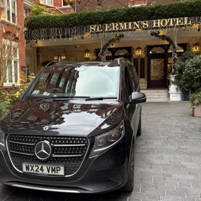 Chauffeur company based in Swindon, offering transfers for airport, concerts, sporting events and Cotswold tours.