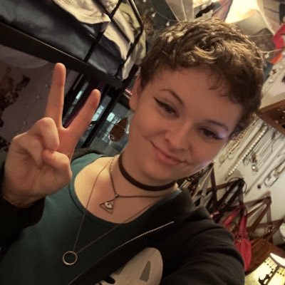 she/her, this one/that one~ night owl, obsessed with movies, friend 2 all, 25 for now, spookie, minors dni, mtf transcender, tell me ur dreams,
