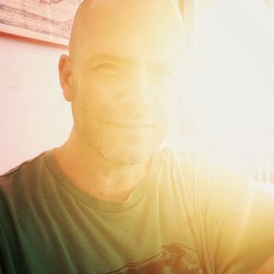 RicardoUrroz5's profile picture. Into AI, photography and crypto.