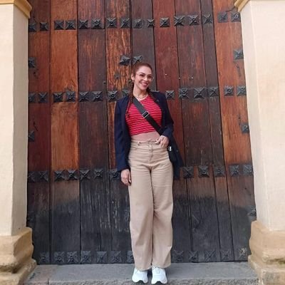 Helena's mom • Master's student in Demography - @Cedeplar • Bachelor in Health Services Management • Neuroatypical AuDHD • Tão de esquerda, que é até canhota.