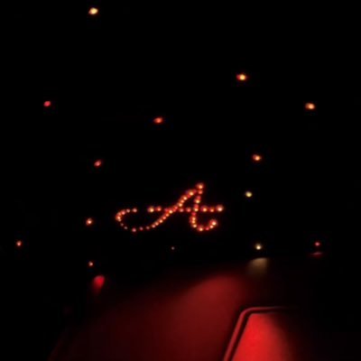 Movinsii's profile picture. this account is mostly where I troll @