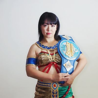 プロレスラー/僧侶/占い師
キララヅカ花激団主催
越谷警察署協議会副会長(2期目)
プロレス界1のヅカヲタ
越谷署白バイ推し活隊
尊敬する人は北翔海莉さん
オファー・取材依頼shizukuakioffice@gmail.comまで。サブ垢→@shizukuaki1013
