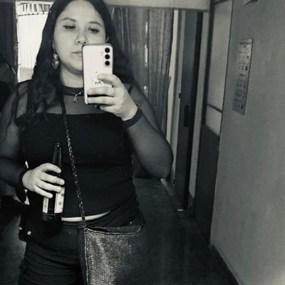 alecit4pintora's profile picture. 🔥🧶🧵⛰
Ra buisehe ge’a ngu gi ma yabu mbo ri bui gi pumfri ra ñ’u gi pengi.
La soledad es irse hasta el fondo de sí mismos, y olvidar el camino de regreso.