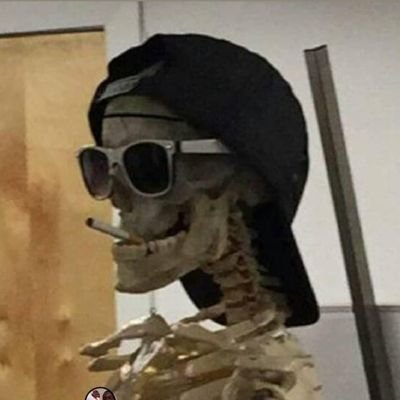 vine a tw en 2013 a desahogarme porque era emo y ahora me sigue demasiada gente que conozco en esa cuenta 💀 | a veces se habla de TID | 🩸Tattoo artists