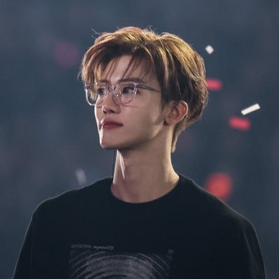 empresszahrak's profile picture. Tweeting into the Abyss 🌌 (the bat to @feifelonies Mari) COMEDIC ARCHIVE OF MY THOUGHTS. HILARIOUS SHIT. SO GOOD SO GREAT genuinely pro bird site