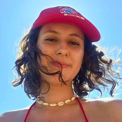 anapontoana's profile picture. se custar a minha paz já custou caro demais