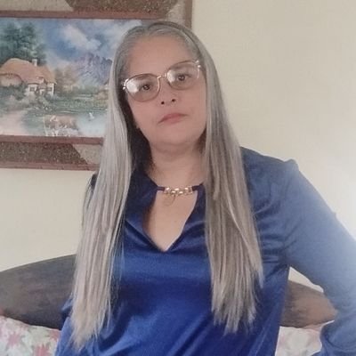 LorenaR_27's profile picture. Madre de tres, Ingeniero agrónomo, MSc en Enseñanza de la Matemática.