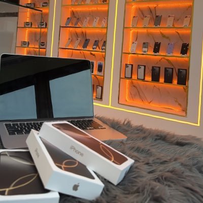 Welcome to Mo Iphones Located at Bazaar Plaza 14th Floor wing B 1401 Contact number +254726151589 / +254758759274