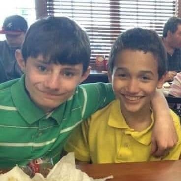 caschwitters's profile picture. I'm funny and I like playing bball🏀