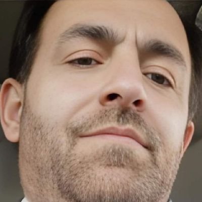ما دام لي خالقٌ باللُّطفِ يغمُرُني،، فما الذي بعد لُطفِ اللهِ أخشاهُ.،،، دكتوراة بالقانون المدني، جامعة عين شمس.