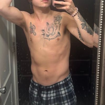 ghvers69's profile picture. snap-Gavinh.pv HMU for content