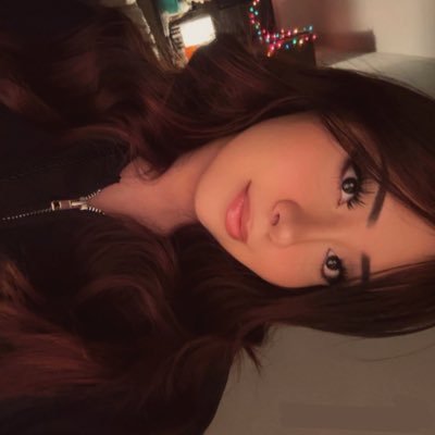 avvrtrbl's profile picture. ♌︎ 23 /she, her