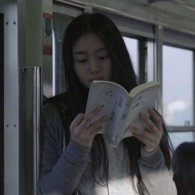 4oozip's profile picture. 어떤 산책이 누군가에겐 질주이므로