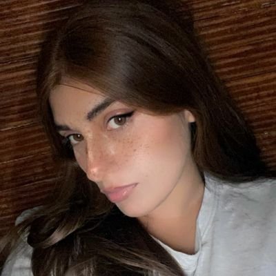 _badgalriiri's profile picture. 