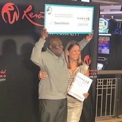I'm DAVE JOHNSON the powerball winner sum of ($298,300,000), I'm randomly picking
(500 ) followers i will be giving $30k each