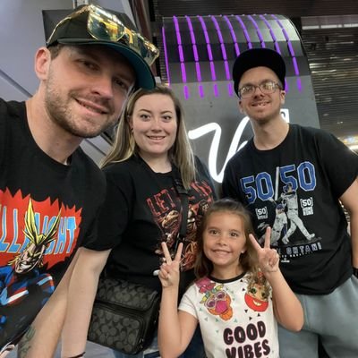 DaddyBeeeee's profile picture. 🇺🇸 

Gamer | #Won4Vin #WeTheOnes | #LetsGoDodgers, #Lakeshow, #RamsHouse, #SJSharks, #CK3K