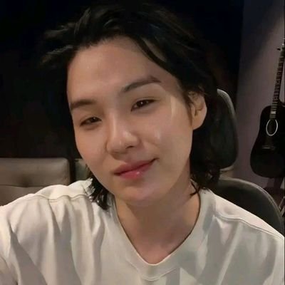 I am BTS sugar this is my real account for all my friend in Twitter 🥰🥰