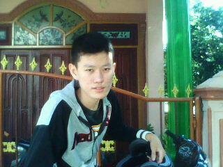 santozzzs's profile picture. 