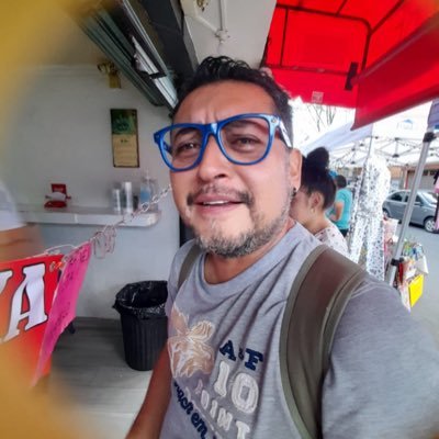 Chilango de corazón, disfrutando de la vida y aprendiendo todo de ella, signo cancer y muy divertido 😉