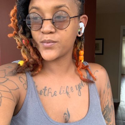 welcome to Planet Palm Tree ... Cool lil naked Pisces 🌴